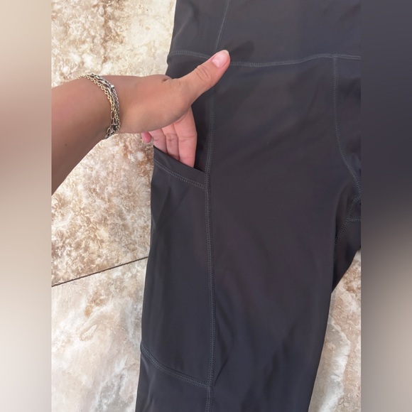 Lulu lemon leggings - Picture 3 of 7